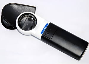 Лупа карманная с подсветкой (12,5х) - fgospostavki.ru - Балашиха